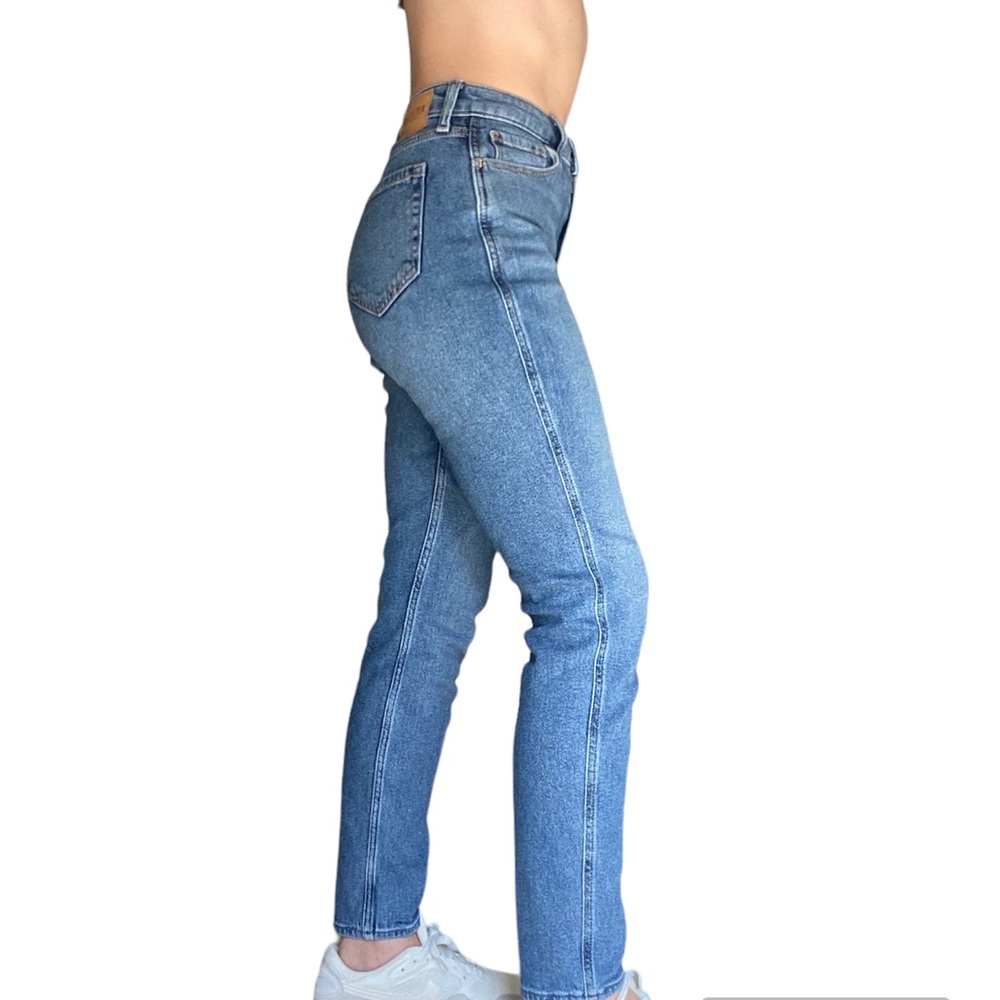 Hollister Curvy High Rise Mom Jean W25 L27